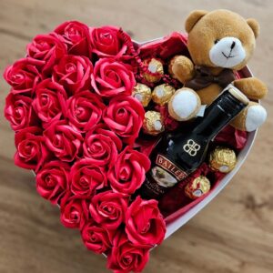 Кутия Сърце със сапунени Рози и Бейлис