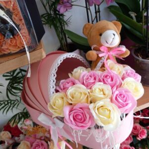 Бебешка кутия-Количка със сапунени Рози